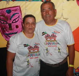 
<a style='margin-left: 5px;' class='btn btn-xs btn-social btn-facebook' href='https://www.facebook.com/sharer/sharer.php?u=https://galeramix.s01.web.getmuller.com.br/imagem/a63/800-800-90/conteudo/site_galerias/63/baile-de-carnaval-para-casais-ctg-fogao-de-lenha-tijucas-195.jpg' rel='popup' data-width='500' data-height='400'><i class='fa fa-facebook'></i>Compartilhar <span class='hidden-xs'>no Facebook</span>
</a> 
<a class='btn btn-default btn-xs' target='_blank' href='imagem/a63/800-800-90/conteudo/site_galerias/63/baile-de-carnaval-para-casais-ctg-fogao-de-lenha-tijucas-195.jpg'>
<span class='glyphicon glyphicon-cloud-download'></span> Salvar
</a>
