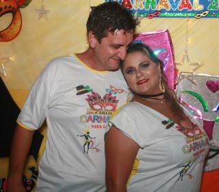 
<a style='margin-left: 5px;' class='btn btn-xs btn-social btn-facebook' href='https://www.facebook.com/sharer/sharer.php?u=https://galeramix.s01.web.getmuller.com.br/imagem/a63/800-800-90/conteudo/site_galerias/63/baile-de-carnaval-para-casais-ctg-fogao-de-lenha-tijucas-199.jpg' rel='popup' data-width='500' data-height='400'><i class='fa fa-facebook'></i>Compartilhar <span class='hidden-xs'>no Facebook</span>
</a> 
<a class='btn btn-default btn-xs' target='_blank' href='imagem/a63/800-800-90/conteudo/site_galerias/63/baile-de-carnaval-para-casais-ctg-fogao-de-lenha-tijucas-199.jpg'>
<span class='glyphicon glyphicon-cloud-download'></span> Salvar
</a>
