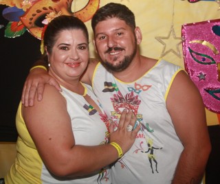 
<a style='margin-left: 5px;' class='btn btn-xs btn-social btn-facebook' href='https://www.facebook.com/sharer/sharer.php?u=https://galeramix.s01.web.getmuller.com.br/imagem/a63/800-800-90/conteudo/site_galerias/63/baile-de-carnaval-para-casais-ctg-fogao-de-lenha-tijucas-2.jpg' rel='popup' data-width='500' data-height='400'><i class='fa fa-facebook'></i>Compartilhar <span class='hidden-xs'>no Facebook</span>
</a> 
<a class='btn btn-default btn-xs' target='_blank' href='imagem/a63/800-800-90/conteudo/site_galerias/63/baile-de-carnaval-para-casais-ctg-fogao-de-lenha-tijucas-2.jpg'>
<span class='glyphicon glyphicon-cloud-download'></span> Salvar
</a>
