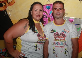 
<a style='margin-left: 5px;' class='btn btn-xs btn-social btn-facebook' href='https://www.facebook.com/sharer/sharer.php?u=https://galeramix.s01.web.getmuller.com.br/imagem/a63/800-800-90/conteudo/site_galerias/63/baile-de-carnaval-para-casais-ctg-fogao-de-lenha-tijucas-206.jpg' rel='popup' data-width='500' data-height='400'><i class='fa fa-facebook'></i>Compartilhar <span class='hidden-xs'>no Facebook</span>
</a> 
<a class='btn btn-default btn-xs' target='_blank' href='imagem/a63/800-800-90/conteudo/site_galerias/63/baile-de-carnaval-para-casais-ctg-fogao-de-lenha-tijucas-206.jpg'>
<span class='glyphicon glyphicon-cloud-download'></span> Salvar
</a>
