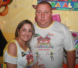 
<a style='margin-left: 5px;' class='btn btn-xs btn-social btn-facebook' href='https://www.facebook.com/sharer/sharer.php?u=https://galeramix.s01.web.getmuller.com.br/imagem/a63/800-800-90/conteudo/site_galerias/63/baile-de-carnaval-para-casais-ctg-fogao-de-lenha-tijucas-209.jpg' rel='popup' data-width='500' data-height='400'><i class='fa fa-facebook'></i>Compartilhar <span class='hidden-xs'>no Facebook</span>
</a> 
<a class='btn btn-default btn-xs' target='_blank' href='imagem/a63/800-800-90/conteudo/site_galerias/63/baile-de-carnaval-para-casais-ctg-fogao-de-lenha-tijucas-209.jpg'>
<span class='glyphicon glyphicon-cloud-download'></span> Salvar
</a>
