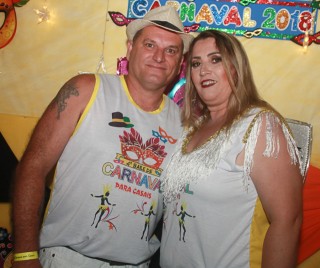 
<a style='margin-left: 5px;' class='btn btn-xs btn-social btn-facebook' href='https://www.facebook.com/sharer/sharer.php?u=https://galeramix.s01.web.getmuller.com.br/imagem/a63/800-800-90/conteudo/site_galerias/63/baile-de-carnaval-para-casais-ctg-fogao-de-lenha-tijucas-213.jpg' rel='popup' data-width='500' data-height='400'><i class='fa fa-facebook'></i>Compartilhar <span class='hidden-xs'>no Facebook</span>
</a> 
<a class='btn btn-default btn-xs' target='_blank' href='imagem/a63/800-800-90/conteudo/site_galerias/63/baile-de-carnaval-para-casais-ctg-fogao-de-lenha-tijucas-213.jpg'>
<span class='glyphicon glyphicon-cloud-download'></span> Salvar
</a>
