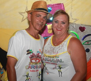 
<a style='margin-left: 5px;' class='btn btn-xs btn-social btn-facebook' href='https://www.facebook.com/sharer/sharer.php?u=https://galeramix.s01.web.getmuller.com.br/imagem/a63/800-800-90/conteudo/site_galerias/63/baile-de-carnaval-para-casais-ctg-fogao-de-lenha-tijucas-220.jpg' rel='popup' data-width='500' data-height='400'><i class='fa fa-facebook'></i>Compartilhar <span class='hidden-xs'>no Facebook</span>
</a> 
<a class='btn btn-default btn-xs' target='_blank' href='imagem/a63/800-800-90/conteudo/site_galerias/63/baile-de-carnaval-para-casais-ctg-fogao-de-lenha-tijucas-220.jpg'>
<span class='glyphicon glyphicon-cloud-download'></span> Salvar
</a>
