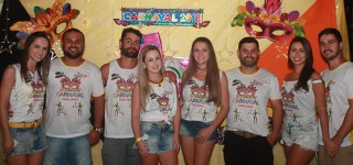 
<a style='margin-left: 5px;' class='btn btn-xs btn-social btn-facebook' href='https://www.facebook.com/sharer/sharer.php?u=https://galeramix.s01.web.getmuller.com.br/imagem/a63/800-800-90/conteudo/site_galerias/63/baile-de-carnaval-para-casais-ctg-fogao-de-lenha-tijucas-222.jpg' rel='popup' data-width='500' data-height='400'><i class='fa fa-facebook'></i>Compartilhar <span class='hidden-xs'>no Facebook</span>
</a> 
<a class='btn btn-default btn-xs' target='_blank' href='imagem/a63/800-800-90/conteudo/site_galerias/63/baile-de-carnaval-para-casais-ctg-fogao-de-lenha-tijucas-222.jpg'>
<span class='glyphicon glyphicon-cloud-download'></span> Salvar
</a>
