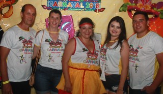 
<a style='margin-left: 5px;' class='btn btn-xs btn-social btn-facebook' href='https://www.facebook.com/sharer/sharer.php?u=https://galeramix.s01.web.getmuller.com.br/imagem/a63/800-800-90/conteudo/site_galerias/63/baile-de-carnaval-para-casais-ctg-fogao-de-lenha-tijucas-3.jpg' rel='popup' data-width='500' data-height='400'><i class='fa fa-facebook'></i>Compartilhar <span class='hidden-xs'>no Facebook</span>
</a> 
<a class='btn btn-default btn-xs' target='_blank' href='imagem/a63/800-800-90/conteudo/site_galerias/63/baile-de-carnaval-para-casais-ctg-fogao-de-lenha-tijucas-3.jpg'>
<span class='glyphicon glyphicon-cloud-download'></span> Salvar
</a>
