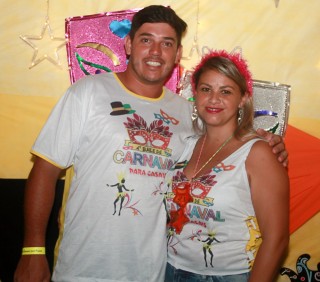 
<a style='margin-left: 5px;' class='btn btn-xs btn-social btn-facebook' href='https://www.facebook.com/sharer/sharer.php?u=https://galeramix.s01.web.getmuller.com.br/imagem/a63/800-800-90/conteudo/site_galerias/63/baile-de-carnaval-para-casais-ctg-fogao-de-lenha-tijucas-50.jpg' rel='popup' data-width='500' data-height='400'><i class='fa fa-facebook'></i>Compartilhar <span class='hidden-xs'>no Facebook</span>
</a> 
<a class='btn btn-default btn-xs' target='_blank' href='imagem/a63/800-800-90/conteudo/site_galerias/63/baile-de-carnaval-para-casais-ctg-fogao-de-lenha-tijucas-50.jpg'>
<span class='glyphicon glyphicon-cloud-download'></span> Salvar
</a>
