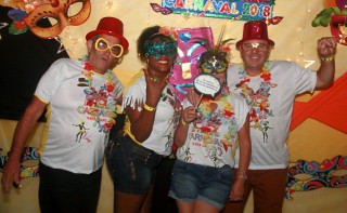 
<a style='margin-left: 5px;' class='btn btn-xs btn-social btn-facebook' href='https://www.facebook.com/sharer/sharer.php?u=https://galeramix.s01.web.getmuller.com.br/imagem/a63/800-800-90/conteudo/site_galerias/63/baile-de-carnaval-para-casais-ctg-fogao-de-lenha-tijucas-51.jpg' rel='popup' data-width='500' data-height='400'><i class='fa fa-facebook'></i>Compartilhar <span class='hidden-xs'>no Facebook</span>
</a> 
<a class='btn btn-default btn-xs' target='_blank' href='imagem/a63/800-800-90/conteudo/site_galerias/63/baile-de-carnaval-para-casais-ctg-fogao-de-lenha-tijucas-51.jpg'>
<span class='glyphicon glyphicon-cloud-download'></span> Salvar
</a>
