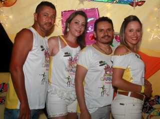 
<a style='margin-left: 5px;' class='btn btn-xs btn-social btn-facebook' href='https://www.facebook.com/sharer/sharer.php?u=https://galeramix.s01.web.getmuller.com.br/imagem/a63/800-800-90/conteudo/site_galerias/63/baile-de-carnaval-para-casais-ctg-fogao-de-lenha-tijucas-53.jpg' rel='popup' data-width='500' data-height='400'><i class='fa fa-facebook'></i>Compartilhar <span class='hidden-xs'>no Facebook</span>
</a> 
<a class='btn btn-default btn-xs' target='_blank' href='imagem/a63/800-800-90/conteudo/site_galerias/63/baile-de-carnaval-para-casais-ctg-fogao-de-lenha-tijucas-53.jpg'>
<span class='glyphicon glyphicon-cloud-download'></span> Salvar
</a>
