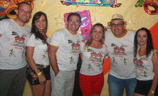 
<a style='margin-left: 5px;' class='btn btn-xs btn-social btn-facebook' href='https://www.facebook.com/sharer/sharer.php?u=https://galeramix.s01.web.getmuller.com.br/imagem/a63/800-800-90/conteudo/site_galerias/63/baile-de-carnaval-para-casais-ctg-fogao-de-lenha-tijucas-60.jpg' rel='popup' data-width='500' data-height='400'><i class='fa fa-facebook'></i>Compartilhar <span class='hidden-xs'>no Facebook</span>
</a> 
<a class='btn btn-default btn-xs' target='_blank' href='imagem/a63/800-800-90/conteudo/site_galerias/63/baile-de-carnaval-para-casais-ctg-fogao-de-lenha-tijucas-60.jpg'>
<span class='glyphicon glyphicon-cloud-download'></span> Salvar
</a>
