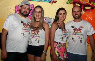 
<a style='margin-left: 5px;' class='btn btn-xs btn-social btn-facebook' href='https://www.facebook.com/sharer/sharer.php?u=https://galeramix.s01.web.getmuller.com.br/imagem/a63/800-800-90/conteudo/site_galerias/63/baile-de-carnaval-para-casais-ctg-fogao-de-lenha-tijucas-79.jpg' rel='popup' data-width='500' data-height='400'><i class='fa fa-facebook'></i>Compartilhar <span class='hidden-xs'>no Facebook</span>
</a> 
<a class='btn btn-default btn-xs' target='_blank' href='imagem/a63/800-800-90/conteudo/site_galerias/63/baile-de-carnaval-para-casais-ctg-fogao-de-lenha-tijucas-79.jpg'>
<span class='glyphicon glyphicon-cloud-download'></span> Salvar
</a>
