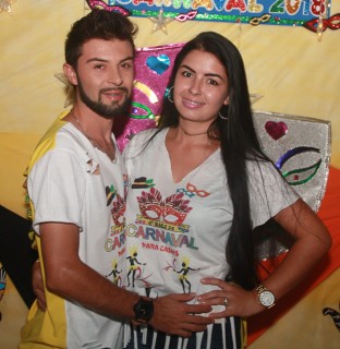 
<a style='margin-left: 5px;' class='btn btn-xs btn-social btn-facebook' href='https://www.facebook.com/sharer/sharer.php?u=https://galeramix.s01.web.getmuller.com.br/imagem/a63/800-800-90/conteudo/site_galerias/63/baile-de-carnaval-para-casais-ctg-fogao-de-lenha-tijucas-8.jpg' rel='popup' data-width='500' data-height='400'><i class='fa fa-facebook'></i>Compartilhar <span class='hidden-xs'>no Facebook</span>
</a> 
<a class='btn btn-default btn-xs' target='_blank' href='imagem/a63/800-800-90/conteudo/site_galerias/63/baile-de-carnaval-para-casais-ctg-fogao-de-lenha-tijucas-8.jpg'>
<span class='glyphicon glyphicon-cloud-download'></span> Salvar
</a>
