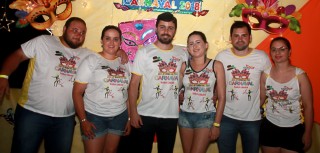 
<a style='margin-left: 5px;' class='btn btn-xs btn-social btn-facebook' href='https://www.facebook.com/sharer/sharer.php?u=https://galeramix.s01.web.getmuller.com.br/imagem/a63/800-800-90/conteudo/site_galerias/63/baile-de-carnaval-para-casais-ctg-fogao-de-lenha-tijucas-83.jpg' rel='popup' data-width='500' data-height='400'><i class='fa fa-facebook'></i>Compartilhar <span class='hidden-xs'>no Facebook</span>
</a> 
<a class='btn btn-default btn-xs' target='_blank' href='imagem/a63/800-800-90/conteudo/site_galerias/63/baile-de-carnaval-para-casais-ctg-fogao-de-lenha-tijucas-83.jpg'>
<span class='glyphicon glyphicon-cloud-download'></span> Salvar
</a>
