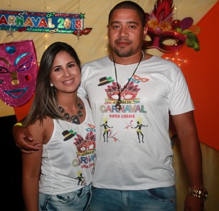 
<a style='margin-left: 5px;' class='btn btn-xs btn-social btn-facebook' href='https://www.facebook.com/sharer/sharer.php?u=https://galeramix.s01.web.getmuller.com.br/imagem/a63/800-800-90/conteudo/site_galerias/63/baile-de-carnaval-para-casais-ctg-fogao-de-lenha-tijucas-84.jpg' rel='popup' data-width='500' data-height='400'><i class='fa fa-facebook'></i>Compartilhar <span class='hidden-xs'>no Facebook</span>
</a> 
<a class='btn btn-default btn-xs' target='_blank' href='imagem/a63/800-800-90/conteudo/site_galerias/63/baile-de-carnaval-para-casais-ctg-fogao-de-lenha-tijucas-84.jpg'>
<span class='glyphicon glyphicon-cloud-download'></span> Salvar
</a>
