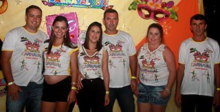 
<a style='margin-left: 5px;' class='btn btn-xs btn-social btn-facebook' href='https://www.facebook.com/sharer/sharer.php?u=https://galeramix.s01.web.getmuller.com.br/imagem/a63/800-800-90/conteudo/site_galerias/63/baile-de-carnaval-para-casais-ctg-fogao-de-lenha-tijucas-99.jpg' rel='popup' data-width='500' data-height='400'><i class='fa fa-facebook'></i>Compartilhar <span class='hidden-xs'>no Facebook</span>
</a> 
<a class='btn btn-default btn-xs' target='_blank' href='imagem/a63/800-800-90/conteudo/site_galerias/63/baile-de-carnaval-para-casais-ctg-fogao-de-lenha-tijucas-99.jpg'>
<span class='glyphicon glyphicon-cloud-download'></span> Salvar
</a>
