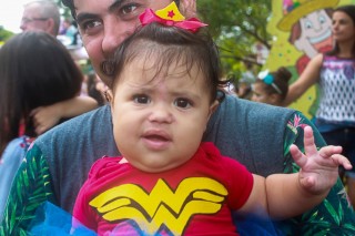 
<a style='margin-left: 5px;' class='btn btn-xs btn-social btn-facebook' href='https://www.facebook.com/sharer/sharer.php?u=https://galeramix.s01.web.getmuller.com.br/imagem/a64/800-800-90/conteudo/site_galerias/64/carnaval-infantil-casarao-gallotti-tijucas-3.jpg' rel='popup' data-width='500' data-height='400'><i class='fa fa-facebook'></i>Compartilhar <span class='hidden-xs'>no Facebook</span>
</a> 
<a class='btn btn-default btn-xs' target='_blank' href='imagem/a64/800-800-90/conteudo/site_galerias/64/carnaval-infantil-casarao-gallotti-tijucas-3.jpg'>
<span class='glyphicon glyphicon-cloud-download'></span> Salvar
</a>
