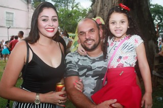 
<a style='margin-left: 5px;' class='btn btn-xs btn-social btn-facebook' href='https://www.facebook.com/sharer/sharer.php?u=https://galeramix.s01.web.getmuller.com.br/imagem/a64/800-800-90/conteudo/site_galerias/64/carnaval-infantil-casarao-gallotti-tijucas-36.jpg' rel='popup' data-width='500' data-height='400'><i class='fa fa-facebook'></i>Compartilhar <span class='hidden-xs'>no Facebook</span>
</a> 
<a class='btn btn-default btn-xs' target='_blank' href='imagem/a64/800-800-90/conteudo/site_galerias/64/carnaval-infantil-casarao-gallotti-tijucas-36.jpg'>
<span class='glyphicon glyphicon-cloud-download'></span> Salvar
</a>
