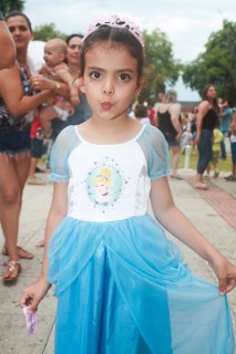 
<a style='margin-left: 5px;' class='btn btn-xs btn-social btn-facebook' href='https://www.facebook.com/sharer/sharer.php?u=https://galeramix.s01.web.getmuller.com.br/imagem/a64/800-800-90/conteudo/site_galerias/64/carnaval-infantil-casarao-gallotti-tijucas-40.jpg' rel='popup' data-width='500' data-height='400'><i class='fa fa-facebook'></i>Compartilhar <span class='hidden-xs'>no Facebook</span>
</a> 
<a class='btn btn-default btn-xs' target='_blank' href='imagem/a64/800-800-90/conteudo/site_galerias/64/carnaval-infantil-casarao-gallotti-tijucas-40.jpg'>
<span class='glyphicon glyphicon-cloud-download'></span> Salvar
</a>
