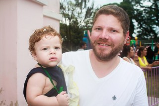 
<a style='margin-left: 5px;' class='btn btn-xs btn-social btn-facebook' href='https://www.facebook.com/sharer/sharer.php?u=https://galeramix.s01.web.getmuller.com.br/imagem/a64/800-800-90/conteudo/site_galerias/64/carnaval-infantil-casarao-gallotti-tijucas-41.jpg' rel='popup' data-width='500' data-height='400'><i class='fa fa-facebook'></i>Compartilhar <span class='hidden-xs'>no Facebook</span>
</a> 
<a class='btn btn-default btn-xs' target='_blank' href='imagem/a64/800-800-90/conteudo/site_galerias/64/carnaval-infantil-casarao-gallotti-tijucas-41.jpg'>
<span class='glyphicon glyphicon-cloud-download'></span> Salvar
</a>
