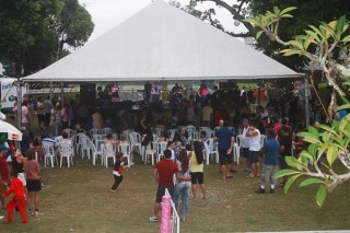 
<a style='margin-left: 5px;' class='btn btn-xs btn-social btn-facebook' href='https://www.facebook.com/sharer/sharer.php?u=https://galeramix.s01.web.getmuller.com.br/imagem/a64/800-800-90/conteudo/site_galerias/64/carnaval-infantil-casarao-gallotti-tijucas-62.jpg' rel='popup' data-width='500' data-height='400'><i class='fa fa-facebook'></i>Compartilhar <span class='hidden-xs'>no Facebook</span>
</a> 
<a class='btn btn-default btn-xs' target='_blank' href='imagem/a64/800-800-90/conteudo/site_galerias/64/carnaval-infantil-casarao-gallotti-tijucas-62.jpg'>
<span class='glyphicon glyphicon-cloud-download'></span> Salvar
</a>
