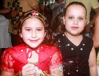 
<a style='margin-left: 5px;' class='btn btn-xs btn-social btn-facebook' href='https://www.facebook.com/sharer/sharer.php?u=https://galeramix.s01.web.getmuller.com.br/imagem/a64/800-800-90/conteudo/site_galerias/64/carnaval-infantil-casarao-gallotti-tijucas-64.jpg' rel='popup' data-width='500' data-height='400'><i class='fa fa-facebook'></i>Compartilhar <span class='hidden-xs'>no Facebook</span>
</a> 
<a class='btn btn-default btn-xs' target='_blank' href='imagem/a64/800-800-90/conteudo/site_galerias/64/carnaval-infantil-casarao-gallotti-tijucas-64.jpg'>
<span class='glyphicon glyphicon-cloud-download'></span> Salvar
</a>
