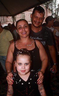 
<a style='margin-left: 5px;' class='btn btn-xs btn-social btn-facebook' href='https://www.facebook.com/sharer/sharer.php?u=https://galeramix.s01.web.getmuller.com.br/imagem/a64/800-800-90/conteudo/site_galerias/64/carnaval-infantil-casarao-gallotti-tijucas-74.jpg' rel='popup' data-width='500' data-height='400'><i class='fa fa-facebook'></i>Compartilhar <span class='hidden-xs'>no Facebook</span>
</a> 
<a class='btn btn-default btn-xs' target='_blank' href='imagem/a64/800-800-90/conteudo/site_galerias/64/carnaval-infantil-casarao-gallotti-tijucas-74.jpg'>
<span class='glyphicon glyphicon-cloud-download'></span> Salvar
</a>
