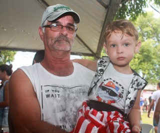 
<a style='margin-left: 5px;' class='btn btn-xs btn-social btn-facebook' href='https://www.facebook.com/sharer/sharer.php?u=https://galeramix.s01.web.getmuller.com.br/imagem/a64/800-800-90/conteudo/site_galerias/64/carnaval-infantil-casarao-gallotti-tijucas-8.jpg' rel='popup' data-width='500' data-height='400'><i class='fa fa-facebook'></i>Compartilhar <span class='hidden-xs'>no Facebook</span>
</a> 
<a class='btn btn-default btn-xs' target='_blank' href='imagem/a64/800-800-90/conteudo/site_galerias/64/carnaval-infantil-casarao-gallotti-tijucas-8.jpg'>
<span class='glyphicon glyphicon-cloud-download'></span> Salvar
</a>
