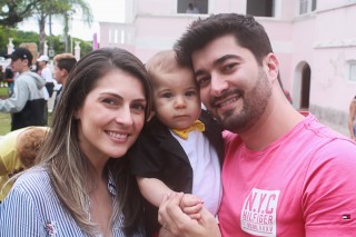 
                                    <a style='margin-left: 5px;' class='btn btn-xs btn-social btn-facebook' href='https://www.facebook.com/sharer/sharer.php?u=https://galeramix.s01.web.getmuller.com.br/imagem/a65/800-800-90/conteudo/site_galerias/65/carnaval-infantil-casarao-gallotti-tijucas-galera-mix-1.jpg' rel='popup' data-width='500' data-height='400'><i class='fa fa-facebook'></i>Compartilhar <span class='hidden-xs'>no Facebook</span>
                                </a> 
                                <a class='btn btn-default btn-xs' target='_blank' href='imagem/a65/800-800-90/conteudo/site_galerias/65/carnaval-infantil-casarao-gallotti-tijucas-galera-mix-1.jpg'>
                                    <span class='glyphicon glyphicon-cloud-download'></span> Salvar
                                </a>
                                