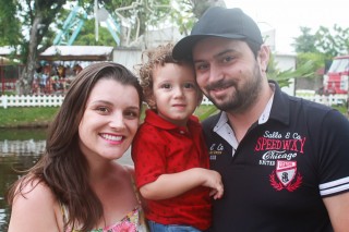 
                        <a style='margin-left: 5px;' class='btn btn-xs btn-social btn-facebook' href='https://www.facebook.com/sharer/sharer.php?u=https://galeramix.s01.web.getmuller.com.br/imagem/a65/800-800-90/conteudo/site_galerias/65/carnaval-infantil-casarao-gallotti-tijucas-galera-mix-12.jpg' rel='popup' data-width='500' data-height='400'><i class='fa fa-facebook'></i>Compartilhar <span class='hidden-xs'>no Facebook</span>
                    </a> 
                    <a class='btn btn-default btn-xs' target='_blank' href='imagem/a65/800-800-90/conteudo/site_galerias/65/carnaval-infantil-casarao-gallotti-tijucas-galera-mix-12.jpg'>
                        <span class='glyphicon glyphicon-cloud-download'></span> Salvar
                    </a>
                    