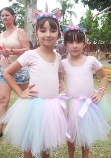 
<a style='margin-left: 5px;' class='btn btn-xs btn-social btn-facebook' href='https://www.facebook.com/sharer/sharer.php?u=https://galeramix.s01.web.getmuller.com.br/imagem/a65/800-800-90/conteudo/site_galerias/65/carnaval-infantil-casarao-gallotti-tijucas-galera-mix-26.jpg' rel='popup' data-width='500' data-height='400'><i class='fa fa-facebook'></i>Compartilhar <span class='hidden-xs'>no Facebook</span>
</a> 
<a class='btn btn-default btn-xs' target='_blank' href='imagem/a65/800-800-90/conteudo/site_galerias/65/carnaval-infantil-casarao-gallotti-tijucas-galera-mix-26.jpg'>
<span class='glyphicon glyphicon-cloud-download'></span> Salvar
</a>
