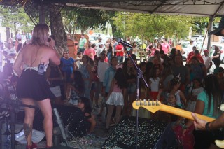 
<a style='margin-left: 5px;' class='btn btn-xs btn-social btn-facebook' href='https://www.facebook.com/sharer/sharer.php?u=https://galeramix.s01.web.getmuller.com.br/imagem/a65/800-800-90/conteudo/site_galerias/65/carnaval-infantil-casarao-gallotti-tijucas-galera-mix-28.jpg' rel='popup' data-width='500' data-height='400'><i class='fa fa-facebook'></i>Compartilhar <span class='hidden-xs'>no Facebook</span>
</a> 
<a class='btn btn-default btn-xs' target='_blank' href='imagem/a65/800-800-90/conteudo/site_galerias/65/carnaval-infantil-casarao-gallotti-tijucas-galera-mix-28.jpg'>
<span class='glyphicon glyphicon-cloud-download'></span> Salvar
</a>
