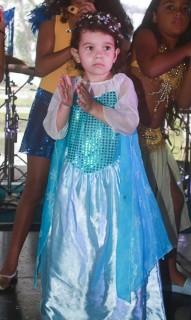 
<a style='margin-left: 5px;' class='btn btn-xs btn-social btn-facebook' href='https://www.facebook.com/sharer/sharer.php?u=https://galeramix.s01.web.getmuller.com.br/imagem/a65/800-800-90/conteudo/site_galerias/65/carnaval-infantil-casarao-gallotti-tijucas-galera-mix-40.jpg' rel='popup' data-width='500' data-height='400'><i class='fa fa-facebook'></i>Compartilhar <span class='hidden-xs'>no Facebook</span>
</a> 
<a class='btn btn-default btn-xs' target='_blank' href='imagem/a65/800-800-90/conteudo/site_galerias/65/carnaval-infantil-casarao-gallotti-tijucas-galera-mix-40.jpg'>
<span class='glyphicon glyphicon-cloud-download'></span> Salvar
</a>
