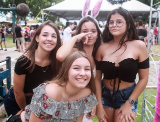 
<a style='margin-left: 5px;' class='btn btn-xs btn-social btn-facebook' href='https://www.facebook.com/sharer/sharer.php?u=https://galeramix.s01.web.getmuller.com.br/imagem/a65/800-800-90/conteudo/site_galerias/65/carnaval-infantil-casarao-gallotti-tijucas-galera-mix-63.jpg' rel='popup' data-width='500' data-height='400'><i class='fa fa-facebook'></i>Compartilhar <span class='hidden-xs'>no Facebook</span>
</a> 
<a class='btn btn-default btn-xs' target='_blank' href='imagem/a65/800-800-90/conteudo/site_galerias/65/carnaval-infantil-casarao-gallotti-tijucas-galera-mix-63.jpg'>
<span class='glyphicon glyphicon-cloud-download'></span> Salvar
</a>
