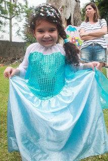 
<a style='margin-left: 5px;' class='btn btn-xs btn-social btn-facebook' href='https://www.facebook.com/sharer/sharer.php?u=https://galeramix.s01.web.getmuller.com.br/imagem/a65/800-800-90/conteudo/site_galerias/65/carnaval-infantil-casarao-gallotti-tijucas-galera-mix-85.jpg' rel='popup' data-width='500' data-height='400'><i class='fa fa-facebook'></i>Compartilhar <span class='hidden-xs'>no Facebook</span>
</a> 
<a class='btn btn-default btn-xs' target='_blank' href='imagem/a65/800-800-90/conteudo/site_galerias/65/carnaval-infantil-casarao-gallotti-tijucas-galera-mix-85.jpg'>
<span class='glyphicon glyphicon-cloud-download'></span> Salvar
</a>
