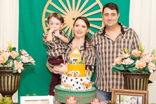 
                            <a style='margin-left: 5px;' class='btn btn-xs btn-social btn-facebook' href='https://www.facebook.com/sharer/sharer.php?u=https://galeramix.s01.web.getmuller.com.br/imagem/a66/800-800-90/conteudo/site_galerias/66/pi-2-anos-11.jpg' rel='popup' data-width='500' data-height='400'><i class='fa fa-facebook'></i>Compartilhar <span class='hidden-xs'>no Facebook</span>
                        </a> 
                        <a class='btn btn-default btn-xs' target='_blank' href='imagem/a66/800-800-90/conteudo/site_galerias/66/pi-2-anos-11.jpg'>
                            <span class='glyphicon glyphicon-cloud-download'></span> Salvar
                        </a>
                        