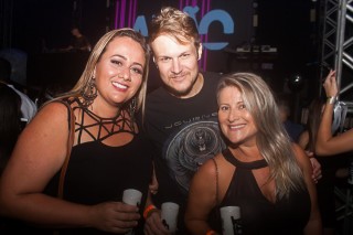 
<a style='margin-left: 5px;' class='btn btn-xs btn-social btn-facebook' href='https://www.facebook.com/sharer/sharer.php?u=https://galeramix.s01.web.getmuller.com.br/imagem/a67/800-800-90/conteudo/site_galerias/67/annita-petry-galera-mix-107.jpg' rel='popup' data-width='500' data-height='400'><i class='fa fa-facebook'></i>Compartilhar <span class='hidden-xs'>no Facebook</span>
</a> 
<a class='btn btn-default btn-xs' target='_blank' href='imagem/a67/800-800-90/conteudo/site_galerias/67/annita-petry-galera-mix-107.jpg'>
<span class='glyphicon glyphicon-cloud-download'></span> Salvar
</a>
