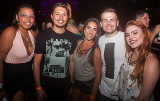 
<a style='margin-left: 5px;' class='btn btn-xs btn-social btn-facebook' href='https://www.facebook.com/sharer/sharer.php?u=https://galeramix.s01.web.getmuller.com.br/imagem/a67/800-800-90/conteudo/site_galerias/67/annita-petry-galera-mix-109.jpg' rel='popup' data-width='500' data-height='400'><i class='fa fa-facebook'></i>Compartilhar <span class='hidden-xs'>no Facebook</span>
</a> 
<a class='btn btn-default btn-xs' target='_blank' href='imagem/a67/800-800-90/conteudo/site_galerias/67/annita-petry-galera-mix-109.jpg'>
<span class='glyphicon glyphicon-cloud-download'></span> Salvar
</a>
