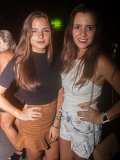 
<a style='margin-left: 5px;' class='btn btn-xs btn-social btn-facebook' href='https://www.facebook.com/sharer/sharer.php?u=https://galeramix.s01.web.getmuller.com.br/imagem/a67/800-800-90/conteudo/site_galerias/67/annita-petry-galera-mix-111.jpg' rel='popup' data-width='500' data-height='400'><i class='fa fa-facebook'></i>Compartilhar <span class='hidden-xs'>no Facebook</span>
</a> 
<a class='btn btn-default btn-xs' target='_blank' href='imagem/a67/800-800-90/conteudo/site_galerias/67/annita-petry-galera-mix-111.jpg'>
<span class='glyphicon glyphicon-cloud-download'></span> Salvar
</a>
