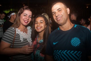 
<a style='margin-left: 5px;' class='btn btn-xs btn-social btn-facebook' href='https://www.facebook.com/sharer/sharer.php?u=https://galeramix.s01.web.getmuller.com.br/imagem/a67/800-800-90/conteudo/site_galerias/67/annita-petry-galera-mix-112.jpg' rel='popup' data-width='500' data-height='400'><i class='fa fa-facebook'></i>Compartilhar <span class='hidden-xs'>no Facebook</span>
</a> 
<a class='btn btn-default btn-xs' target='_blank' href='imagem/a67/800-800-90/conteudo/site_galerias/67/annita-petry-galera-mix-112.jpg'>
<span class='glyphicon glyphicon-cloud-download'></span> Salvar
</a>
