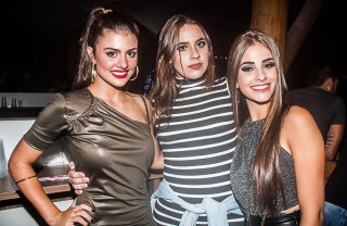 
<a style='margin-left: 5px;' class='btn btn-xs btn-social btn-facebook' href='https://www.facebook.com/sharer/sharer.php?u=https://galeramix.s01.web.getmuller.com.br/imagem/a67/800-800-90/conteudo/site_galerias/67/annita-petry-galera-mix-123.jpg' rel='popup' data-width='500' data-height='400'><i class='fa fa-facebook'></i>Compartilhar <span class='hidden-xs'>no Facebook</span>
</a> 
<a class='btn btn-default btn-xs' target='_blank' href='imagem/a67/800-800-90/conteudo/site_galerias/67/annita-petry-galera-mix-123.jpg'>
<span class='glyphicon glyphicon-cloud-download'></span> Salvar
</a>
