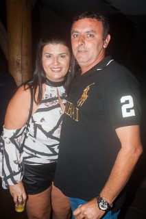 
<a style='margin-left: 5px;' class='btn btn-xs btn-social btn-facebook' href='https://www.facebook.com/sharer/sharer.php?u=https://galeramix.s01.web.getmuller.com.br/imagem/a67/800-800-90/conteudo/site_galerias/67/annita-petry-galera-mix-130.jpg' rel='popup' data-width='500' data-height='400'><i class='fa fa-facebook'></i>Compartilhar <span class='hidden-xs'>no Facebook</span>
</a> 
<a class='btn btn-default btn-xs' target='_blank' href='imagem/a67/800-800-90/conteudo/site_galerias/67/annita-petry-galera-mix-130.jpg'>
<span class='glyphicon glyphicon-cloud-download'></span> Salvar
</a>
