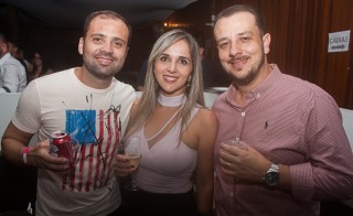 
<a style='margin-left: 5px;' class='btn btn-xs btn-social btn-facebook' href='https://www.facebook.com/sharer/sharer.php?u=https://galeramix.s01.web.getmuller.com.br/imagem/a67/800-800-90/conteudo/site_galerias/67/annita-petry-galera-mix-131.jpg' rel='popup' data-width='500' data-height='400'><i class='fa fa-facebook'></i>Compartilhar <span class='hidden-xs'>no Facebook</span>
</a> 
<a class='btn btn-default btn-xs' target='_blank' href='imagem/a67/800-800-90/conteudo/site_galerias/67/annita-petry-galera-mix-131.jpg'>
<span class='glyphicon glyphicon-cloud-download'></span> Salvar
</a>
