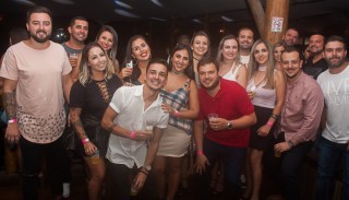 
<a style='margin-left: 5px;' class='btn btn-xs btn-social btn-facebook' href='https://www.facebook.com/sharer/sharer.php?u=https://galeramix.s01.web.getmuller.com.br/imagem/a67/800-800-90/conteudo/site_galerias/67/annita-petry-galera-mix-132.jpg' rel='popup' data-width='500' data-height='400'><i class='fa fa-facebook'></i>Compartilhar <span class='hidden-xs'>no Facebook</span>
</a> 
<a class='btn btn-default btn-xs' target='_blank' href='imagem/a67/800-800-90/conteudo/site_galerias/67/annita-petry-galera-mix-132.jpg'>
<span class='glyphicon glyphicon-cloud-download'></span> Salvar
</a>
