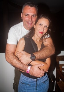 
<a style='margin-left: 5px;' class='btn btn-xs btn-social btn-facebook' href='https://www.facebook.com/sharer/sharer.php?u=https://galeramix.s01.web.getmuller.com.br/imagem/a67/800-800-90/conteudo/site_galerias/67/annita-petry-galera-mix-139.jpg' rel='popup' data-width='500' data-height='400'><i class='fa fa-facebook'></i>Compartilhar <span class='hidden-xs'>no Facebook</span>
</a> 
<a class='btn btn-default btn-xs' target='_blank' href='imagem/a67/800-800-90/conteudo/site_galerias/67/annita-petry-galera-mix-139.jpg'>
<span class='glyphicon glyphicon-cloud-download'></span> Salvar
</a>
