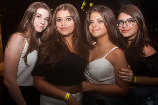 
<a style='margin-left: 5px;' class='btn btn-xs btn-social btn-facebook' href='https://www.facebook.com/sharer/sharer.php?u=https://galeramix.s01.web.getmuller.com.br/imagem/a67/800-800-90/conteudo/site_galerias/67/annita-petry-galera-mix-141.jpg' rel='popup' data-width='500' data-height='400'><i class='fa fa-facebook'></i>Compartilhar <span class='hidden-xs'>no Facebook</span>
</a> 
<a class='btn btn-default btn-xs' target='_blank' href='imagem/a67/800-800-90/conteudo/site_galerias/67/annita-petry-galera-mix-141.jpg'>
<span class='glyphicon glyphicon-cloud-download'></span> Salvar
</a>
