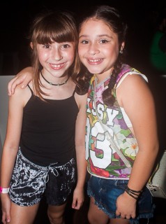 
<a style='margin-left: 5px;' class='btn btn-xs btn-social btn-facebook' href='https://www.facebook.com/sharer/sharer.php?u=https://galeramix.s01.web.getmuller.com.br/imagem/a67/800-800-90/conteudo/site_galerias/67/annita-petry-galera-mix-142.jpg' rel='popup' data-width='500' data-height='400'><i class='fa fa-facebook'></i>Compartilhar <span class='hidden-xs'>no Facebook</span>
</a> 
<a class='btn btn-default btn-xs' target='_blank' href='imagem/a67/800-800-90/conteudo/site_galerias/67/annita-petry-galera-mix-142.jpg'>
<span class='glyphicon glyphicon-cloud-download'></span> Salvar
</a>
