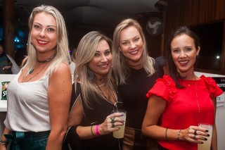 
<a style='margin-left: 5px;' class='btn btn-xs btn-social btn-facebook' href='https://www.facebook.com/sharer/sharer.php?u=https://galeramix.s01.web.getmuller.com.br/imagem/a67/800-800-90/conteudo/site_galerias/67/annita-petry-galera-mix-143.jpg' rel='popup' data-width='500' data-height='400'><i class='fa fa-facebook'></i>Compartilhar <span class='hidden-xs'>no Facebook</span>
</a> 
<a class='btn btn-default btn-xs' target='_blank' href='imagem/a67/800-800-90/conteudo/site_galerias/67/annita-petry-galera-mix-143.jpg'>
<span class='glyphicon glyphicon-cloud-download'></span> Salvar
</a>
