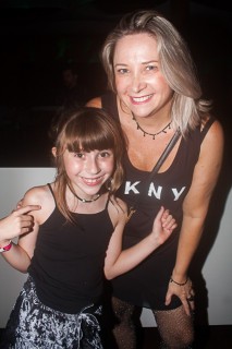 
<a style='margin-left: 5px;' class='btn btn-xs btn-social btn-facebook' href='https://www.facebook.com/sharer/sharer.php?u=https://galeramix.s01.web.getmuller.com.br/imagem/a67/800-800-90/conteudo/site_galerias/67/annita-petry-galera-mix-145.jpg' rel='popup' data-width='500' data-height='400'><i class='fa fa-facebook'></i>Compartilhar <span class='hidden-xs'>no Facebook</span>
</a> 
<a class='btn btn-default btn-xs' target='_blank' href='imagem/a67/800-800-90/conteudo/site_galerias/67/annita-petry-galera-mix-145.jpg'>
<span class='glyphicon glyphicon-cloud-download'></span> Salvar
</a>
