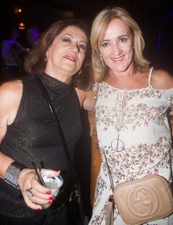 
<a style='margin-left: 5px;' class='btn btn-xs btn-social btn-facebook' href='https://www.facebook.com/sharer/sharer.php?u=https://galeramix.s01.web.getmuller.com.br/imagem/a67/800-800-90/conteudo/site_galerias/67/annita-petry-galera-mix-146.jpg' rel='popup' data-width='500' data-height='400'><i class='fa fa-facebook'></i>Compartilhar <span class='hidden-xs'>no Facebook</span>
</a> 
<a class='btn btn-default btn-xs' target='_blank' href='imagem/a67/800-800-90/conteudo/site_galerias/67/annita-petry-galera-mix-146.jpg'>
<span class='glyphicon glyphicon-cloud-download'></span> Salvar
</a>
