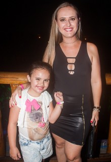 
<a style='margin-left: 5px;' class='btn btn-xs btn-social btn-facebook' href='https://www.facebook.com/sharer/sharer.php?u=https://galeramix.s01.web.getmuller.com.br/imagem/a67/800-800-90/conteudo/site_galerias/67/annita-petry-galera-mix-155.jpg' rel='popup' data-width='500' data-height='400'><i class='fa fa-facebook'></i>Compartilhar <span class='hidden-xs'>no Facebook</span>
</a> 
<a class='btn btn-default btn-xs' target='_blank' href='imagem/a67/800-800-90/conteudo/site_galerias/67/annita-petry-galera-mix-155.jpg'>
<span class='glyphicon glyphicon-cloud-download'></span> Salvar
</a>
