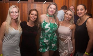 
<a style='margin-left: 5px;' class='btn btn-xs btn-social btn-facebook' href='https://www.facebook.com/sharer/sharer.php?u=https://galeramix.s01.web.getmuller.com.br/imagem/a67/800-800-90/conteudo/site_galerias/67/annita-petry-galera-mix-185.jpg' rel='popup' data-width='500' data-height='400'><i class='fa fa-facebook'></i>Compartilhar <span class='hidden-xs'>no Facebook</span>
</a> 
<a class='btn btn-default btn-xs' target='_blank' href='imagem/a67/800-800-90/conteudo/site_galerias/67/annita-petry-galera-mix-185.jpg'>
<span class='glyphicon glyphicon-cloud-download'></span> Salvar
</a>
